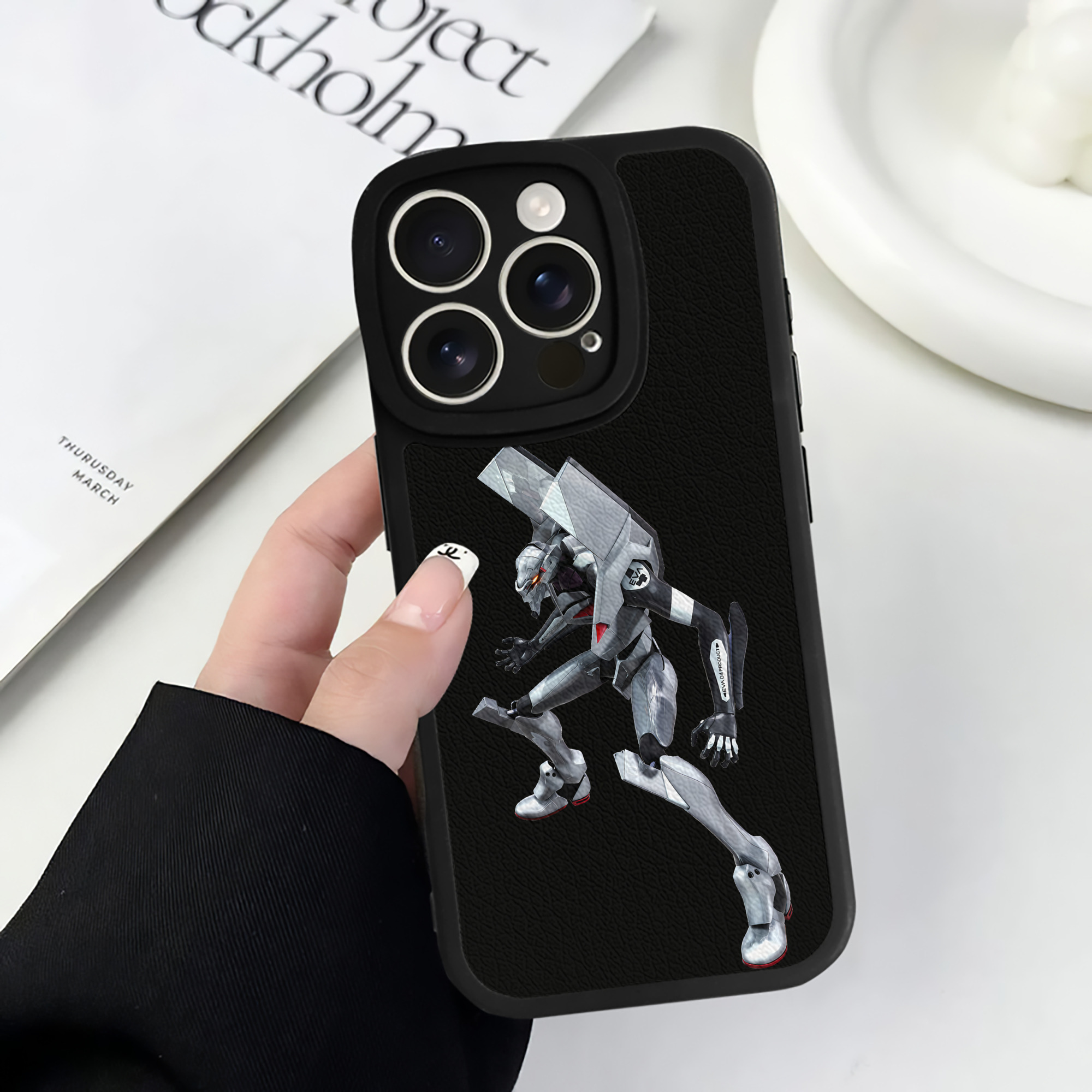 （画像用） EVA 新世紀エヴァンゲリオン 【iPhone 16シリーズ対応】シリコンスマホケース（レザー調） 材質：シリコン